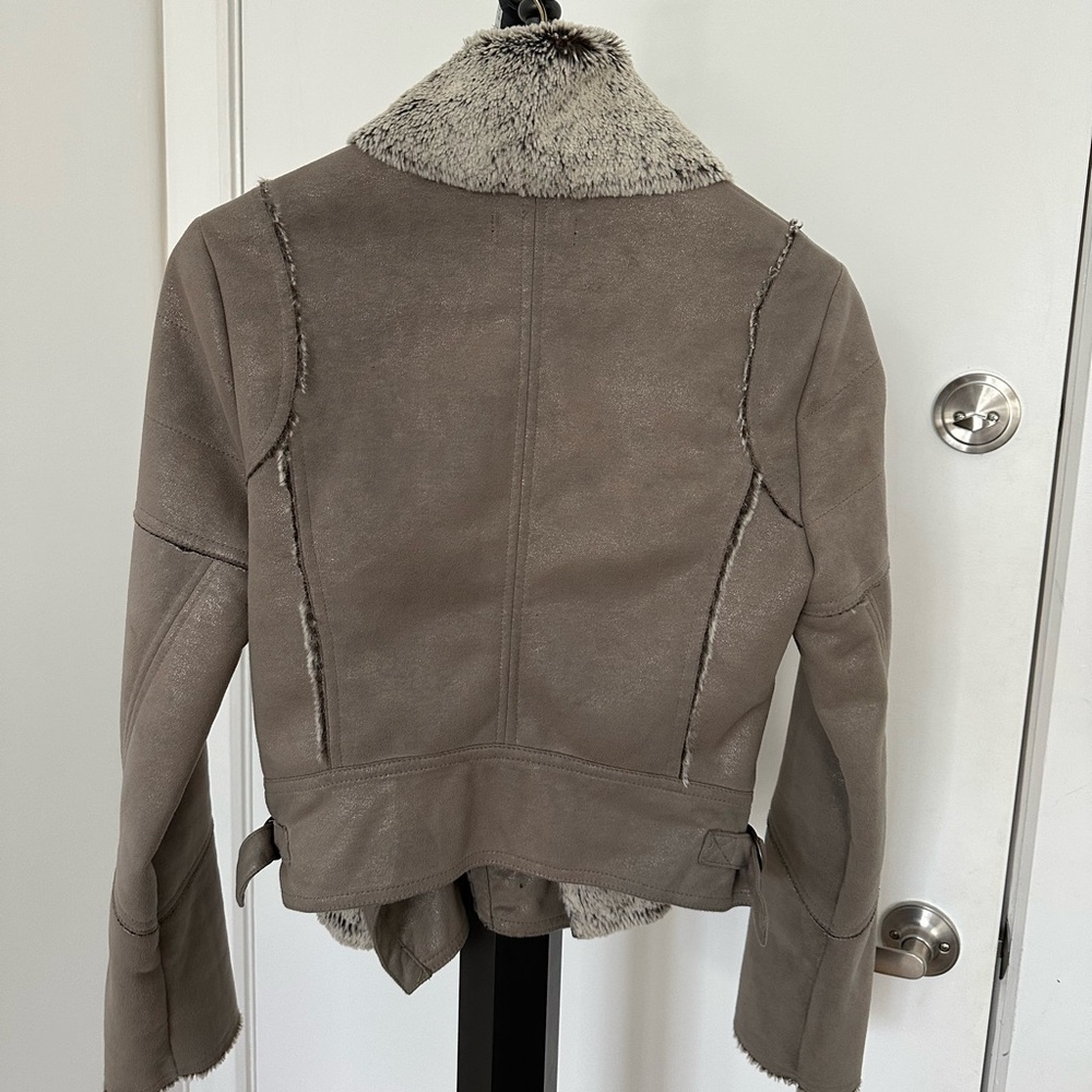 BEBE silver/grey cropped jacket - image 5